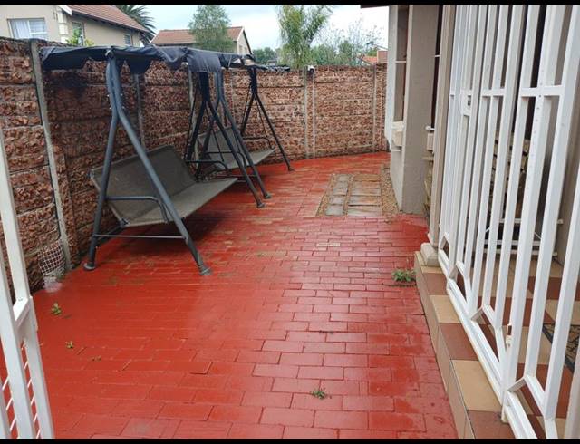 4 BEDROOM HOUSE FOR SALE IN POMONA